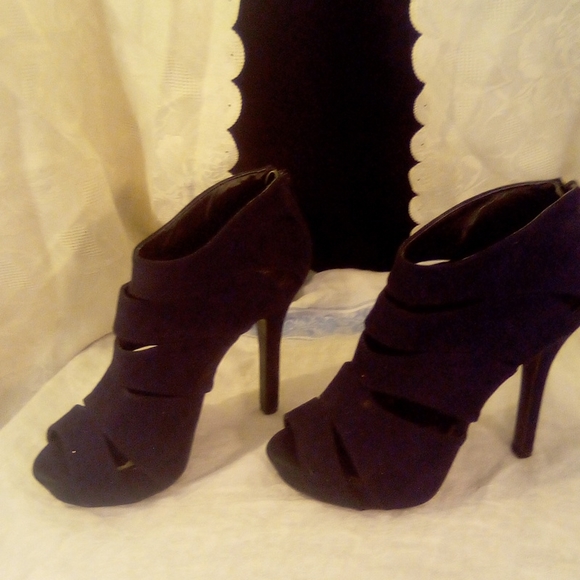 Shoe women's - Picture 2 of 3